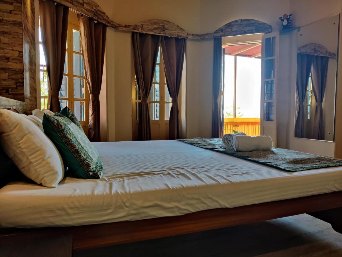Shiva Ganges View Guest House Varanasi Dış mekan fotoğraf
