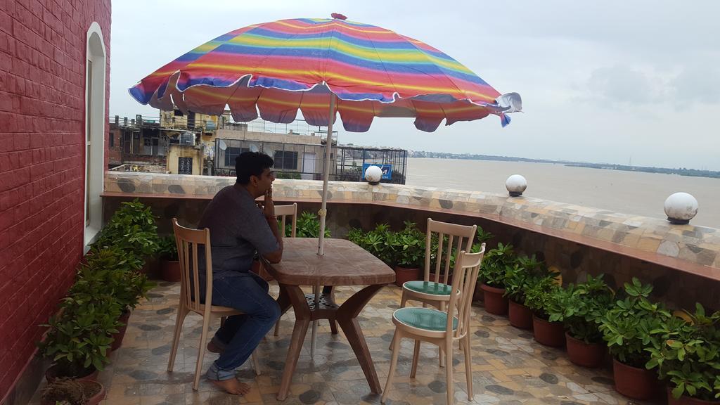 Shiva Ganges View Guest House Varanasi Dış mekan fotoğraf