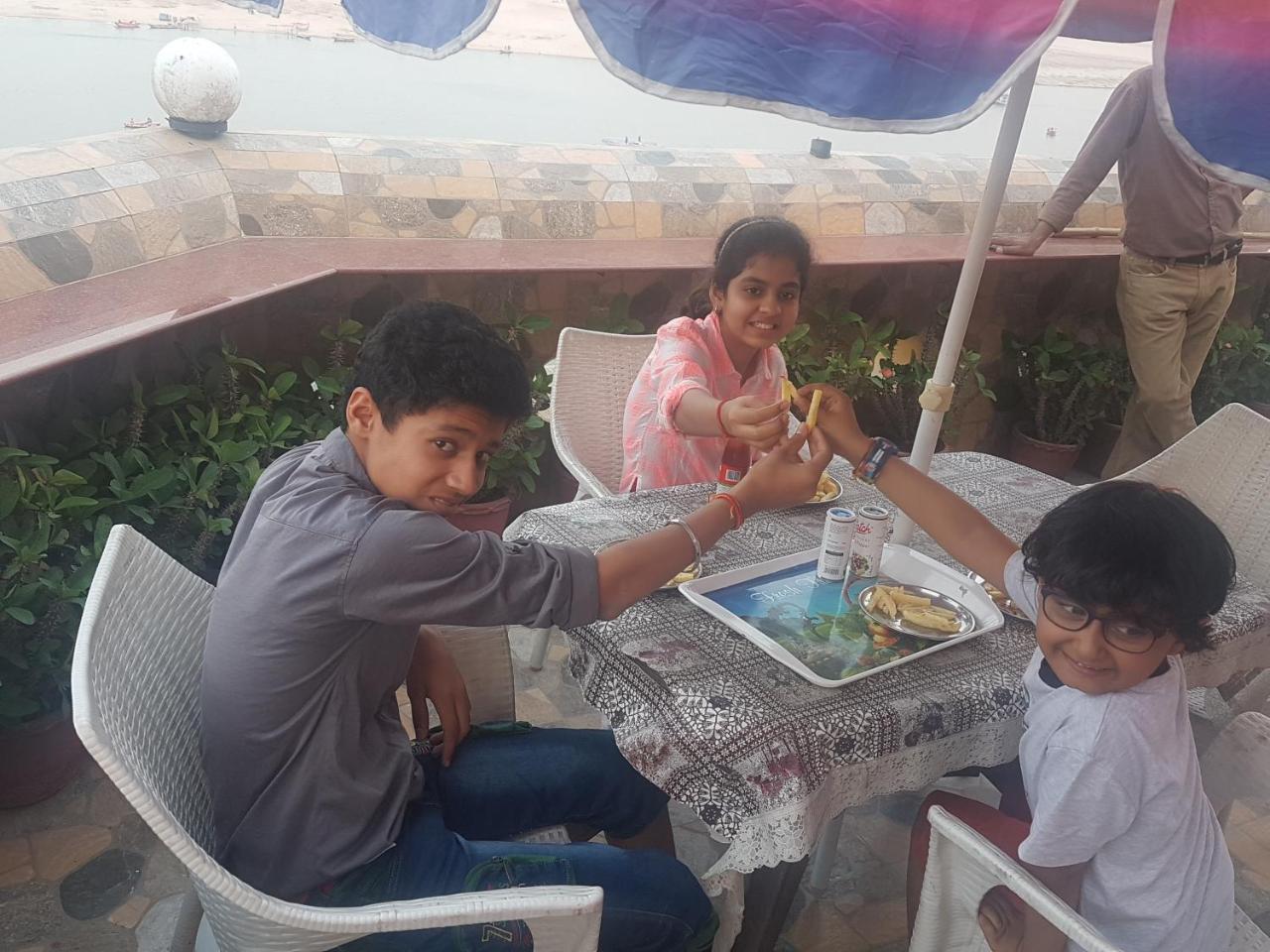 Shiva Ganges View Guest House Varanasi Dış mekan fotoğraf